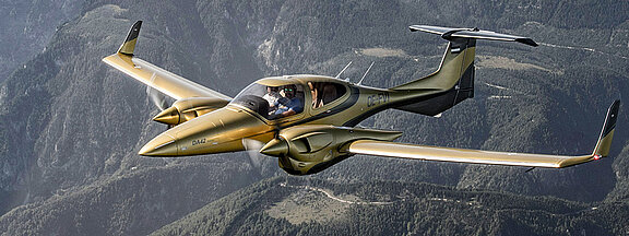 Radartaugliche Flugzeuglackierung - Foto: © Diamond Aircraft 2023-03-02_Radartaugliche-Flugzeuglackierung_1_Foto-Diamond-Aircraft.jpg